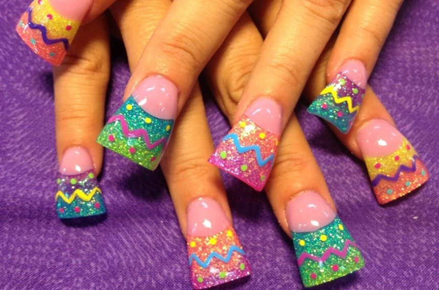 Пасхальный маникюр с росписью и френч