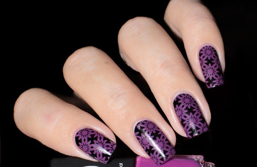 Фиолетовый маникюр