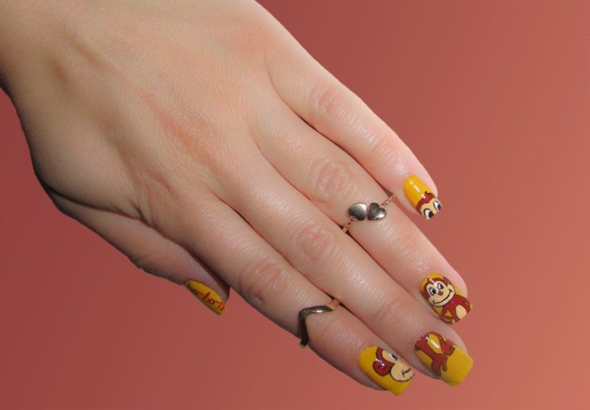 Маникюр с обезьянками