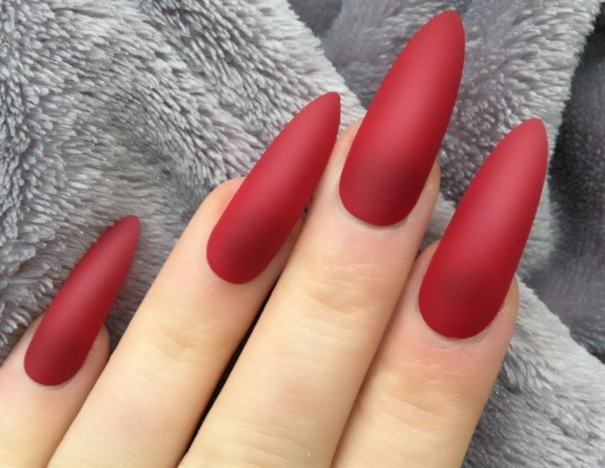 Вишневый маникюр