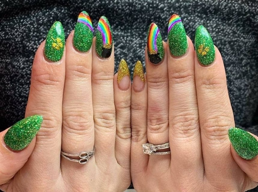 Маникюр с горшочком золота Маникюр с горшочком золота