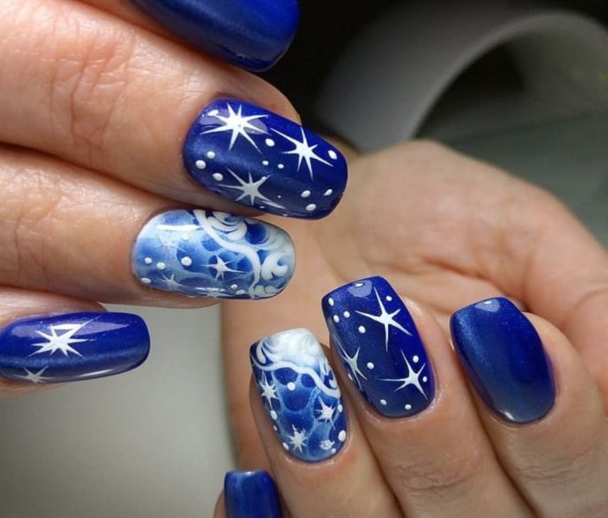Маникюр с небом и морем