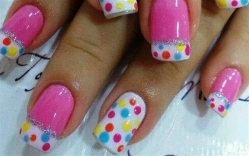 Пасхальный маникюр розовый