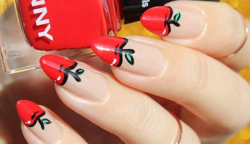 Алый маникюр с яблоками