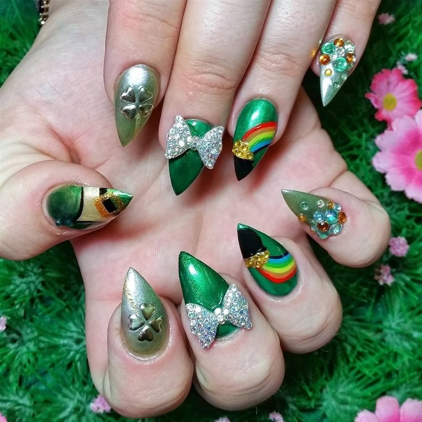 Радужный маникюр Радужный маникюр