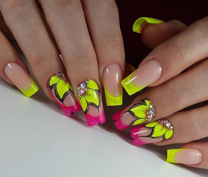 Неоновый маникюр