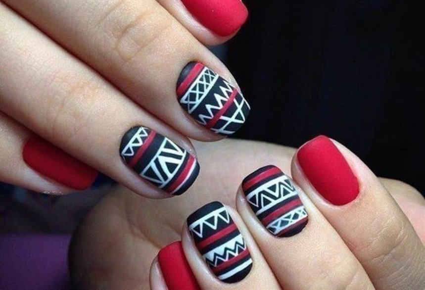 Пасхальный маникюр красно-черный