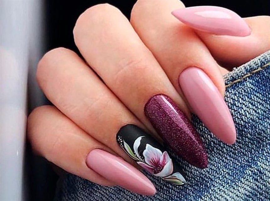 Маникюр с бутоном Маникюр с бутоном