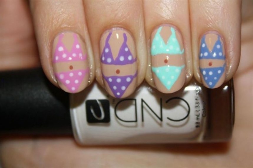 Маникюр с купальниками Маникюр с купальниками