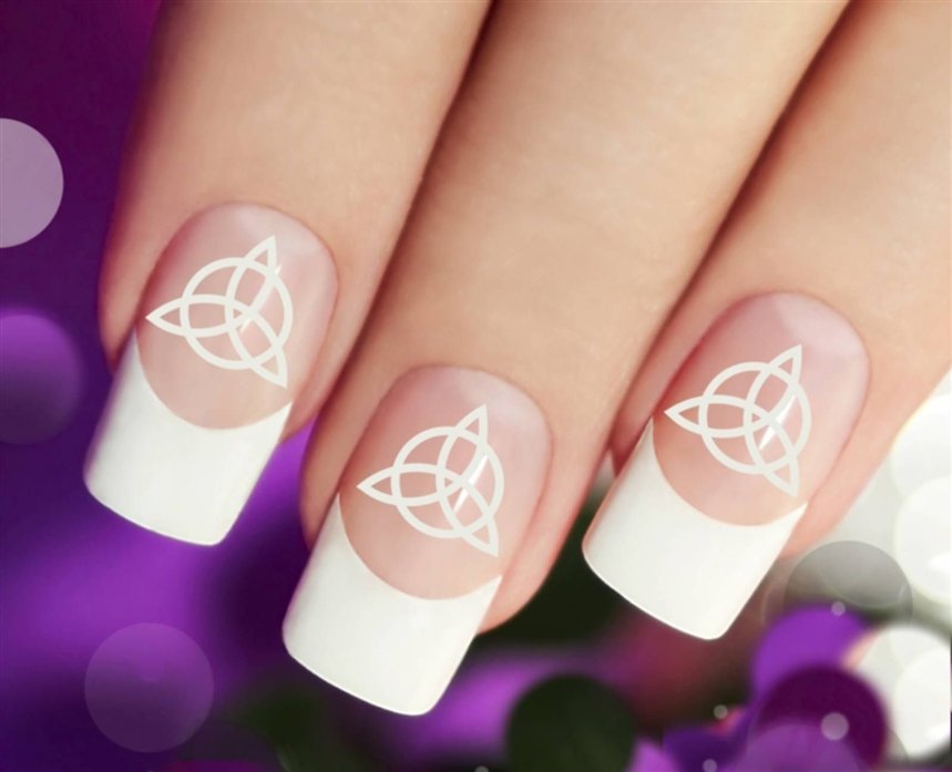 Трикветер на ногтях Трикветер на ногтях