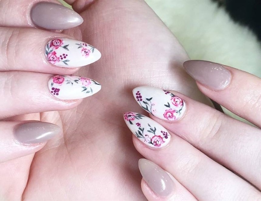 Маникюр с розами Маникюр с розами