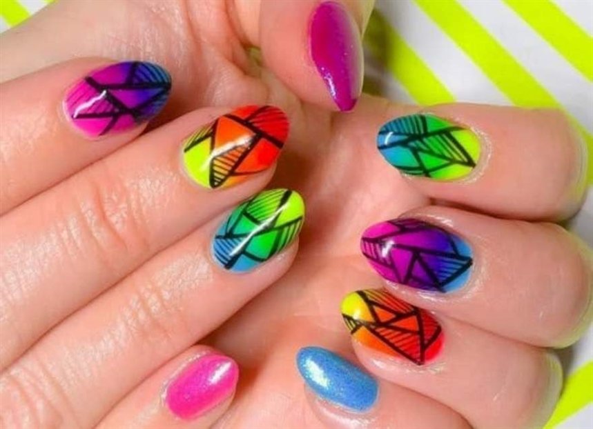 Маникюр с витражами Маникюр с витражами