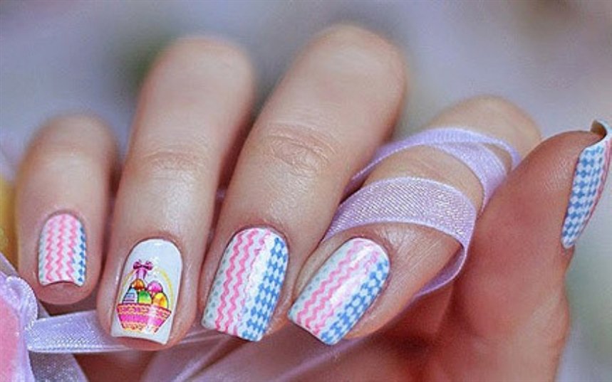 Пасхальный маникюр яйца в корзине Пасхальный маникюр яйца в корзине