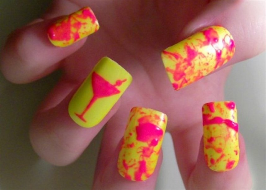 Маникюр с коктейлем