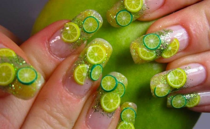 Маникюр с цитрусами