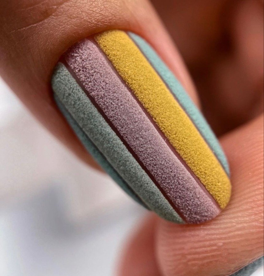 Бархатный маникюр 