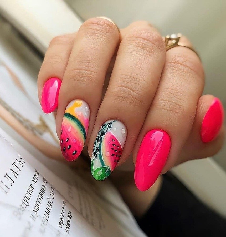 Неоновый маникюр 