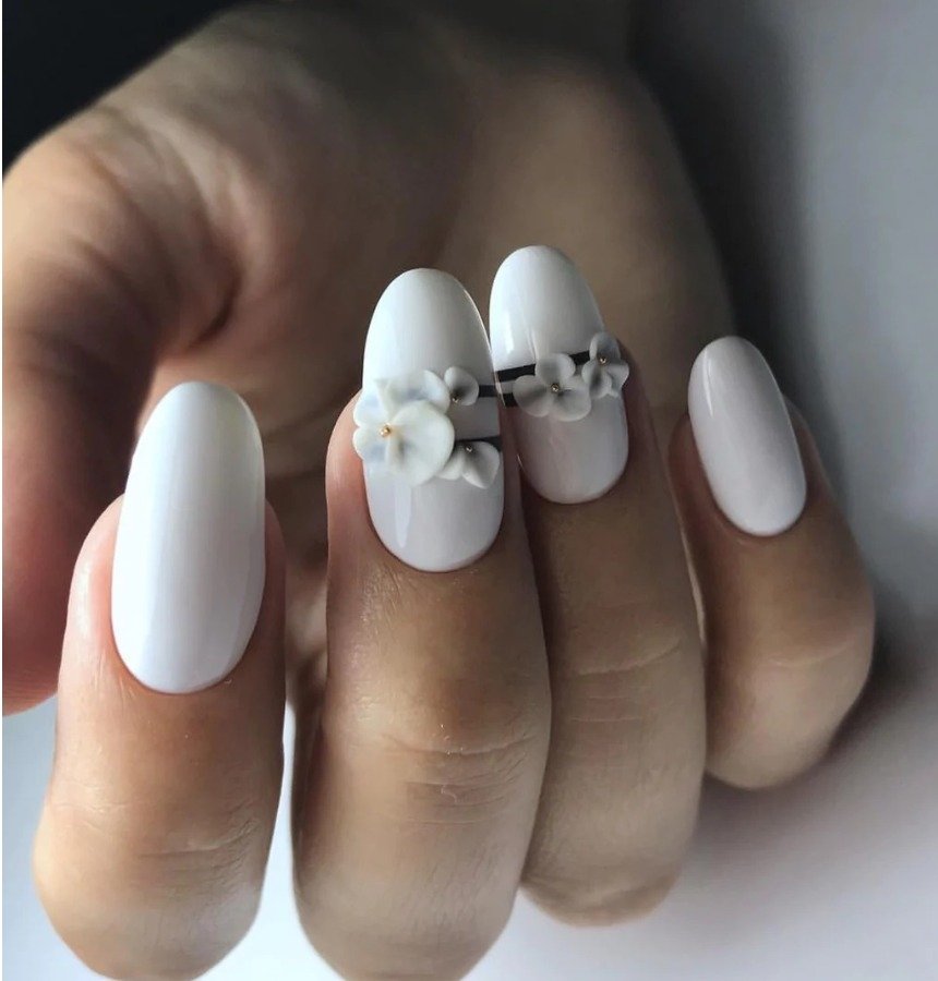 Объемный маникюр с цветами 