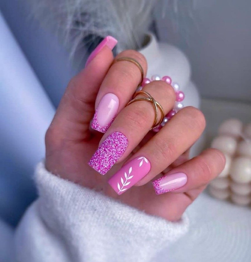 Неоновый маникюр 