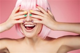 Какой маникюр сделать в июле 2023: новинки сезона