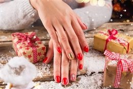 Маникюр 2023: Новогодние рисунки на ногтях