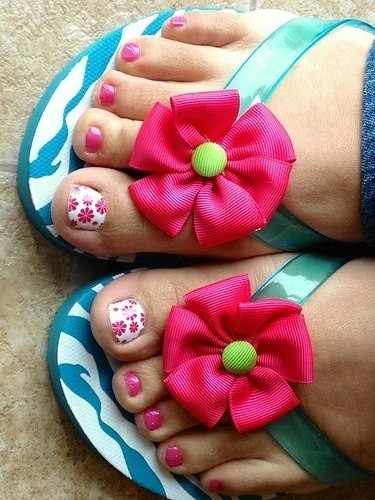 Педикюр с наклейками Педикюр с наклейками