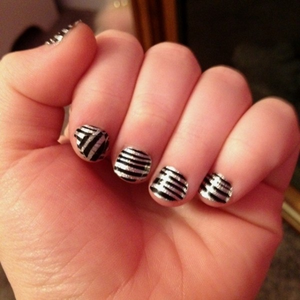 Тигровые полосы на ногтях Тигровые полосы на ногтях