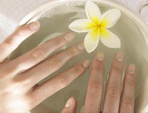 увлажнение маникюр