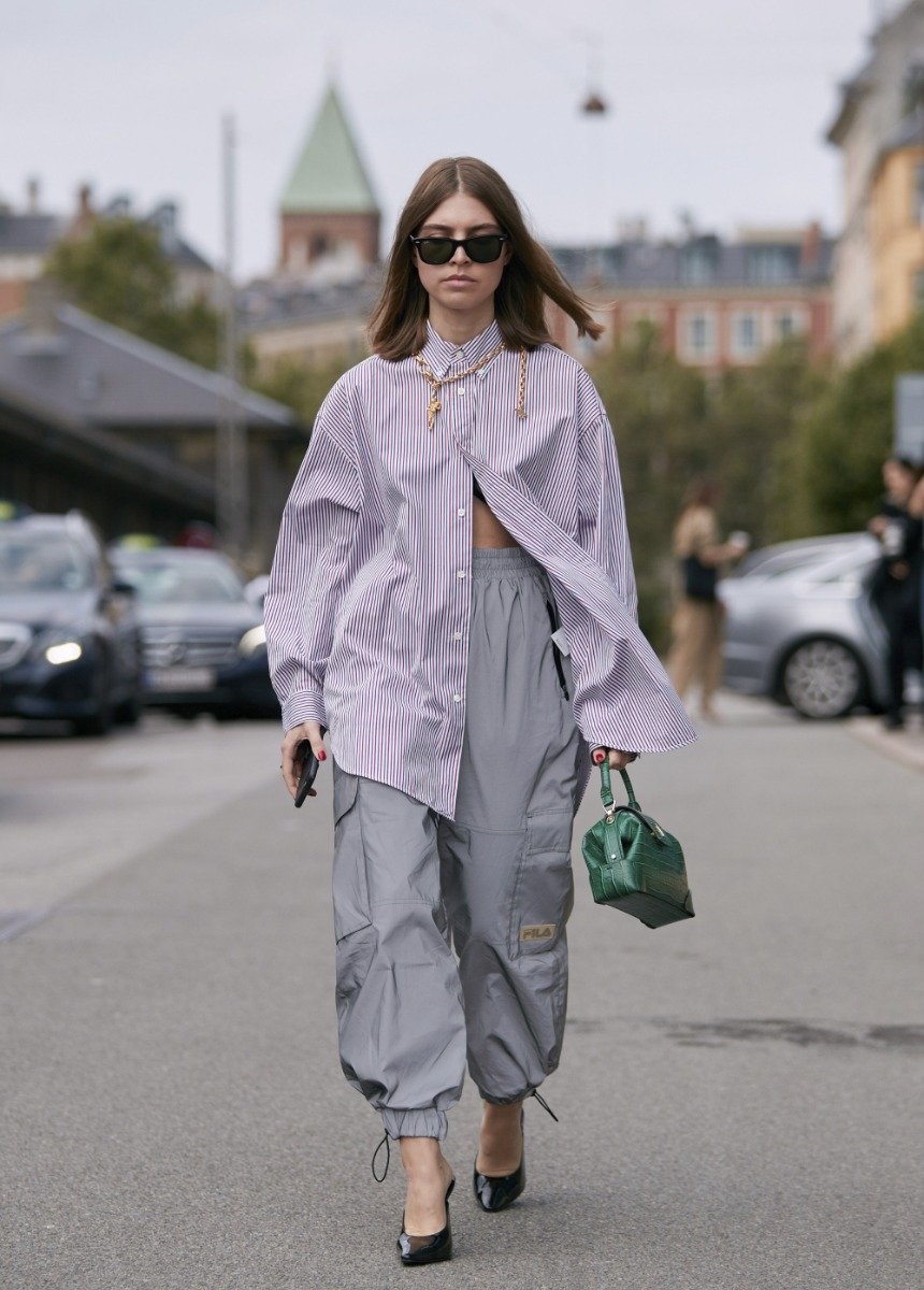 Женщина в модном образе 