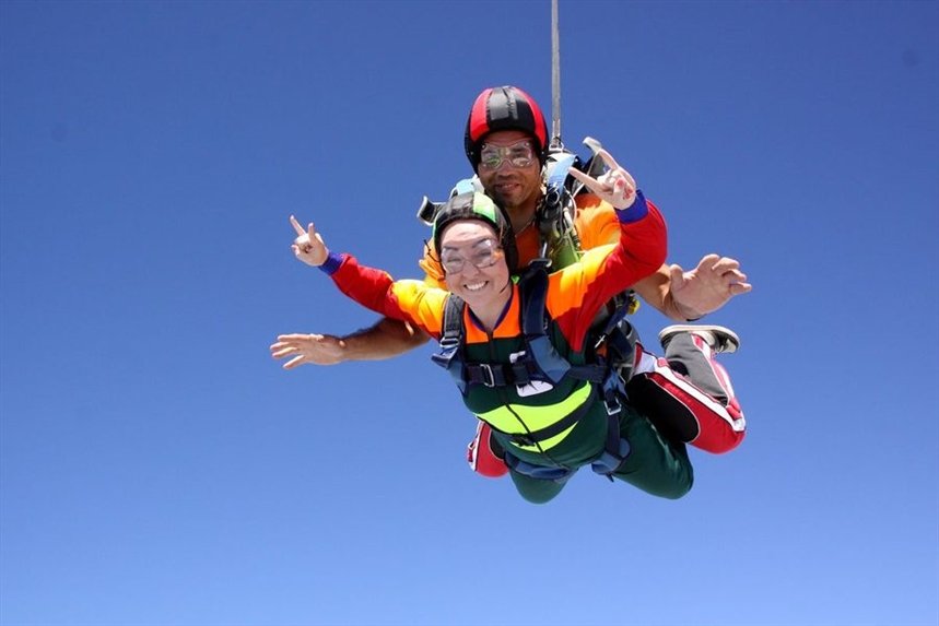 prigok_s_paraschyutom prigok_s_paraschyutom