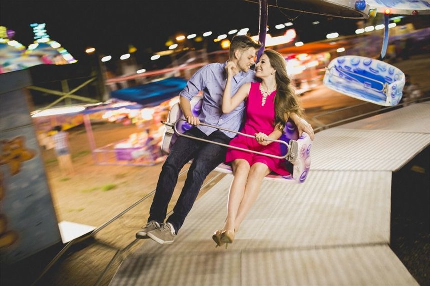 пара на аттракционах
