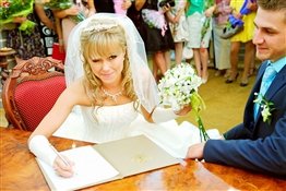 Брать ли фамилию мужа в браке