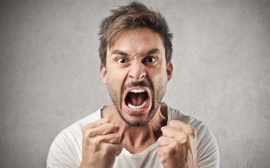 Девушка достала Девушка достала