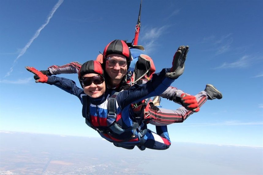 sovmestnii_prigok_s_paraschutom sovmestnii_prigok_s_paraschutom