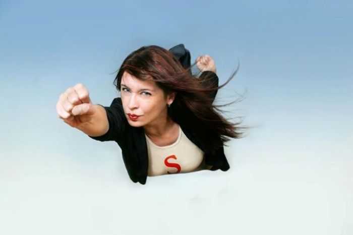 Им нужна супер-женщина Им нужна супер-женщина