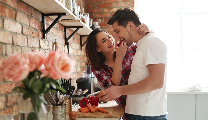 Рак и Стрелец: совместимость в любви и сексе, лучшие позы для пары
