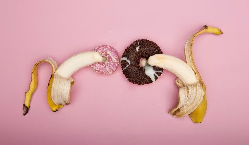 Бананы и пончики 