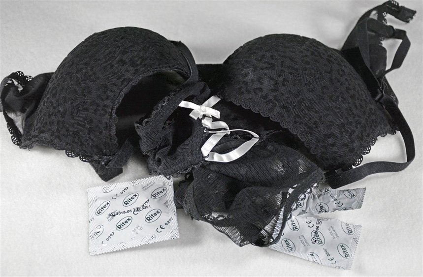 не будь с ними скромницей