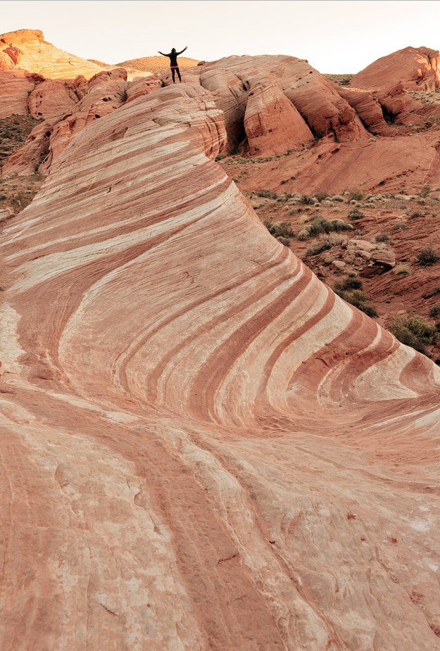  Проведите день, исследуя скалы потустороннего происхождения