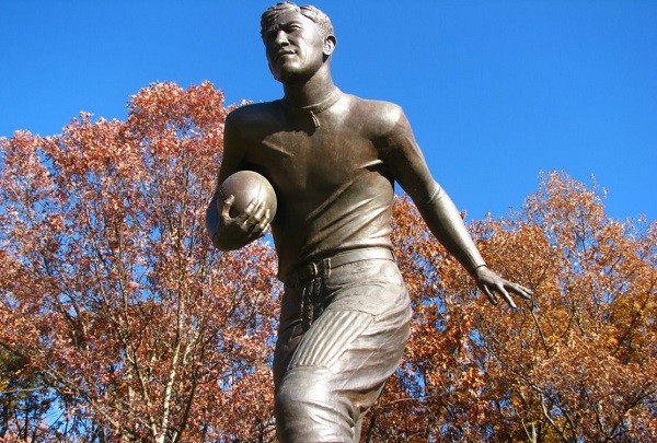 памятник спортсмену памятник спортсмену