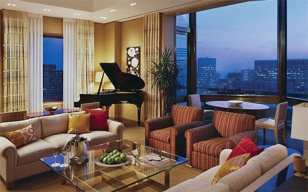 Four Seasons Hotel  Four Seasons Hotel