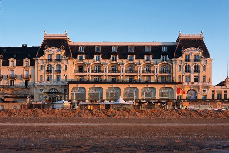 отель Le Grand Hotel Cabourg отель Le Grand Hotel Cabourg