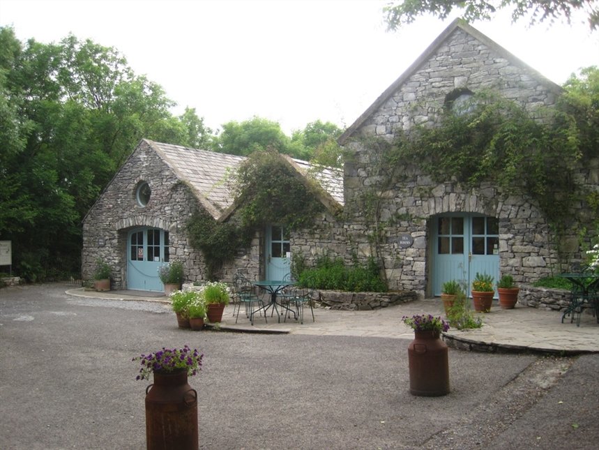 parfyumerniy_zavod_v_Burrene parfyumerniy_zavod_v_Burrene