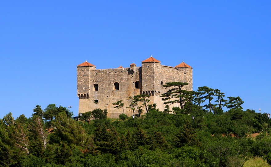 замок-крепость Нехай