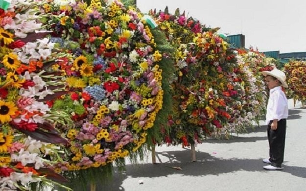 Фестиваль цветов в Медельине