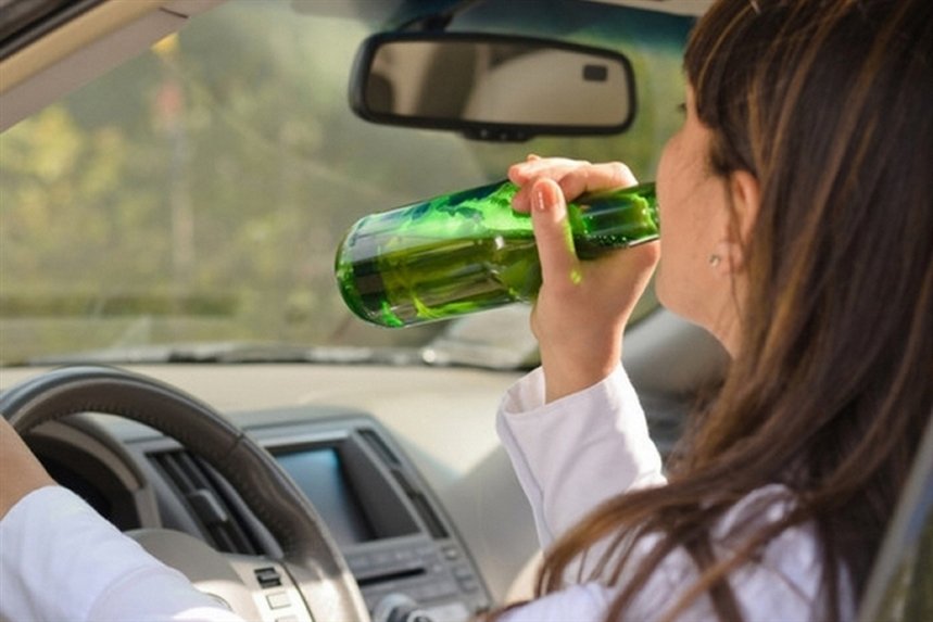 genschina_za_rulyom_pyot