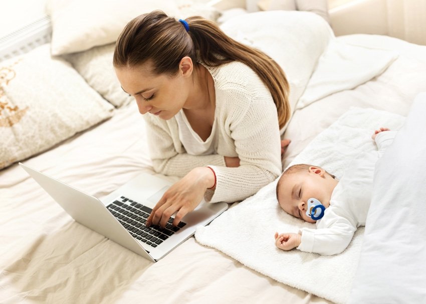 Мама с малышом