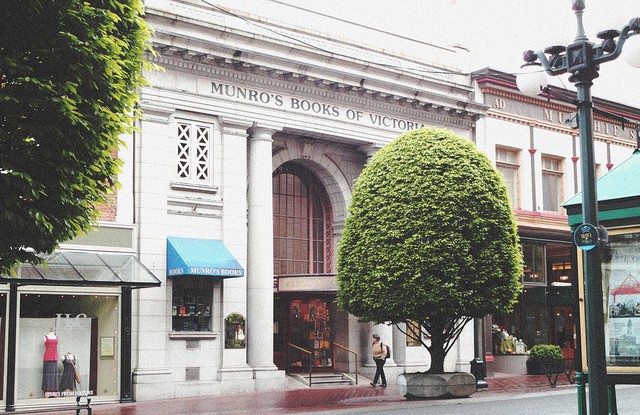 «Munro’s Books»