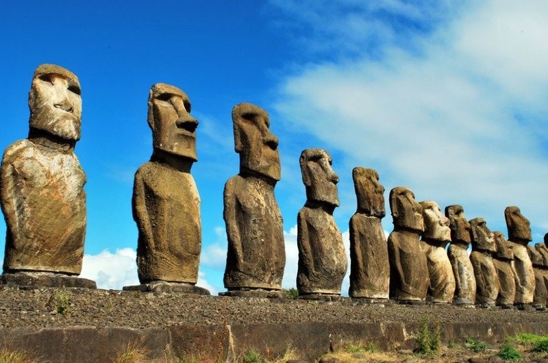 Памятники Моаи остров Пасхи Памятники Моаи остров Пасхи