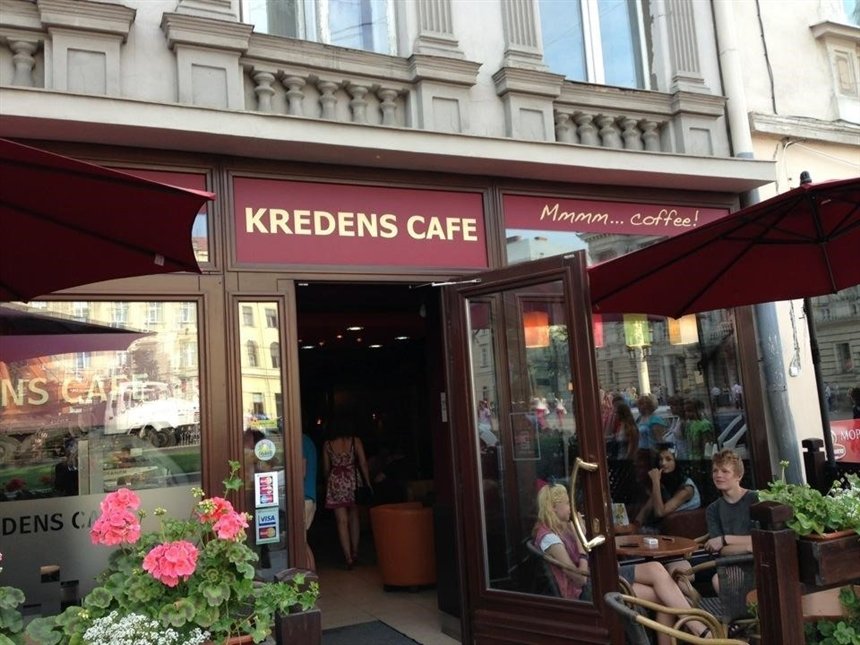 KREDENS KREDENS